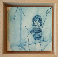 Edith Brouwer, Meisje blauw, 75 euro, Tetra ets op hout in baklijst, 10x10x3 cm