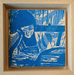 Edith Brouwer, Lezen 1 blauw, 75 euro, Linodruk op hout in baklijst, 10x10x3 cm