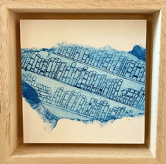 Edith Brouwer, Boekenkast blauw, 75 euro, Linodruk op hout in baklijst, 10x10x3 cm