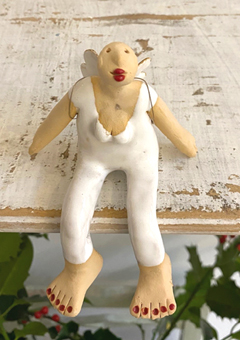 Kiki Demelinne, Zittende engel, 95 euro, Keramiek en bladgoud, 12 cm