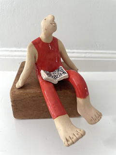 Kiki Demelinne, Boekenmannetje, 145 euro, Keramiek, 16x12x17