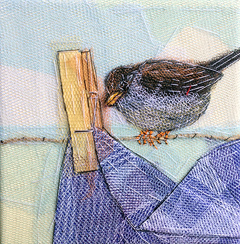 Nicole Ladrak, Op de waslijn 2, Textiel, 15x15 cm, €.100,-
