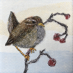 Nicole Ladrak, Winerkoninkje op tak, 65 euro, Textiel, 10x10 cm