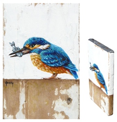 Fonny van Raaijen, Ijsvogel met vis, Acryl op oud hout, 14x9 cm, €.85,-
