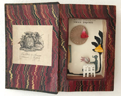 Tamar Rubinstein, vieilees maisons;vieux papier, Gemengde techniek/collage in oud boek, 26x20 cm, €.175,-