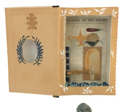 Tamar Rubinstein, 1001 nacht wit, Gemengde techniek/collage in boek, 26x20x4 cm, €.175,-