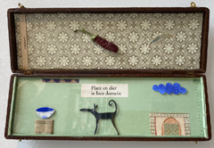 Tamar Rubinstein, Plant en dier in hun domein, Gemengde techniek in bestekdoos met glas, 22x32 cm, €.165,-