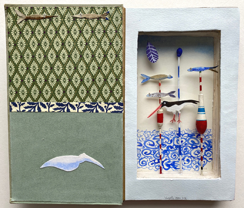 Tamar Rubinstein, Vogels aan zee in  boek, 185 euro, Gemengde techniek/collage in oud boek, 19x22x4 cm