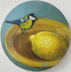 Aline Sprokkereef, Koolmeesje op citroen, 195 euro, Acryl op hout, 13 cm