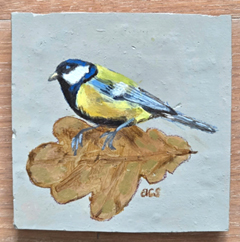 Aline Sprokkereef, Koolmeesje, 185 euro, Acryl op handgebakken tegel (incl ophangsysteem en blokstandaardje), 10x10 cm