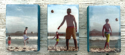Annette van Waaijen, Playtime 1 t/m 3, 65 euro per stuk (175 euro voor drie), Foto op paneel met giethars, 9x6x2 cm
