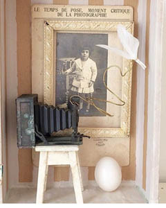 Antje Weber, Le temps pose, Gemengde techniek in houten doosje, 23x16 cm, €.130,-