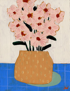 Joelle Wehkamp, Roze bloemen in bruine vaas, Acryl/gemengde techniek op paneel in baklijst, 18x14 cm, €.160,-