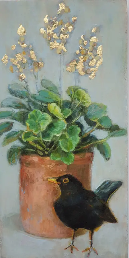 Aline Sprokkereef, Merel met plant, Acrylic and gold leaf on wood, 20x10x4 cm, €.195,-