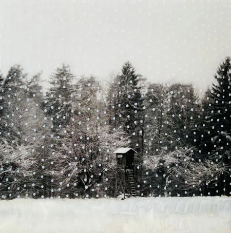 Annette van Waaijen, Jachthut in de sneeuw, Mixed media with photo and resin in wooden frame, 20x20 cm, €.235,-
