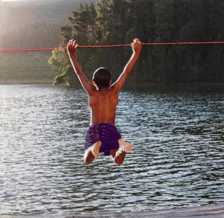 Annette van Waaijen, Jump 10, 275 euro, Photo on canvas with embroidery in frame, 15x15 cm