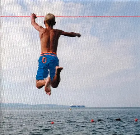 Annette van Waaijen, Jump 7, 275 euro, Photo on canvas with embroidery in frame, 15x15 cm
