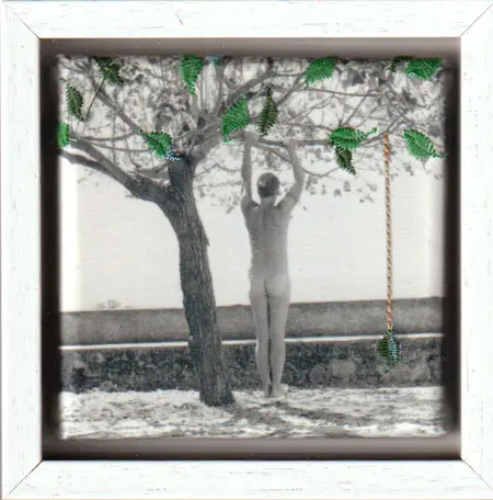 Annette van Waaijen, Rondhangen, Mixed media with photo in wooden frame, 10x10 cm, €.145,-