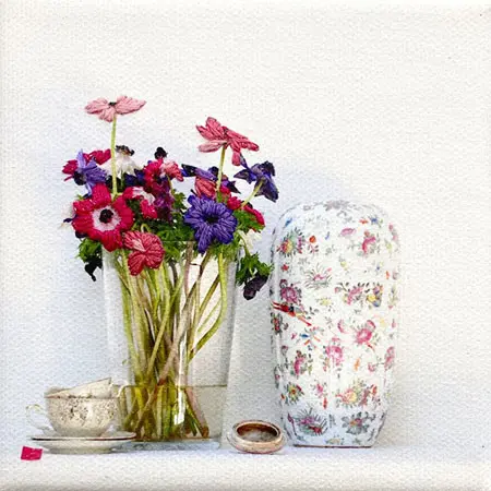 Annette van Waaijen, STilleven met ranonkels, 155 euro, Mixed media with photography and embroidery in wooden frame, 10x10 cm