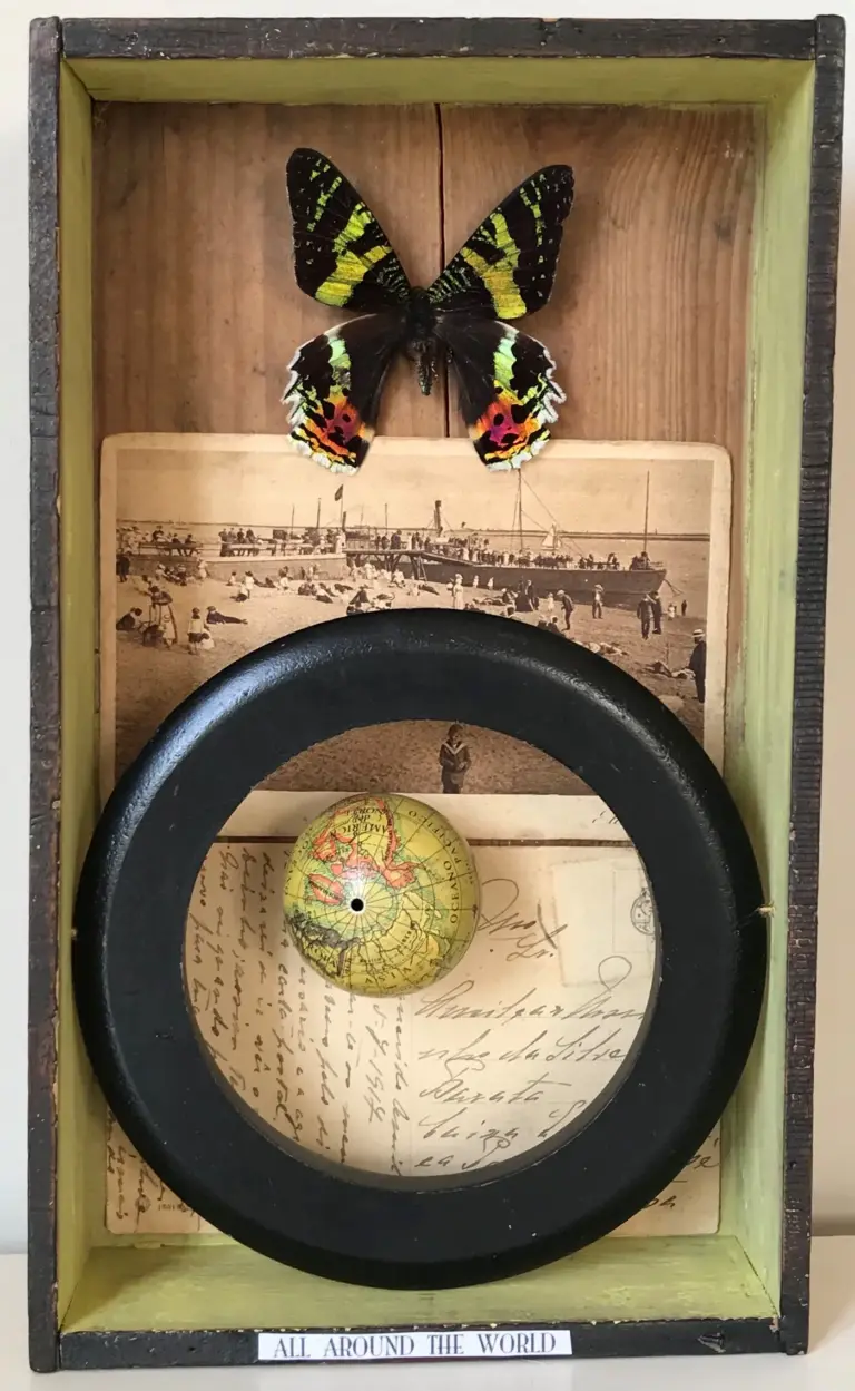 Antje Weber, All around the world, 80 euro, Mixed media in box, 16x27x5,5 cm