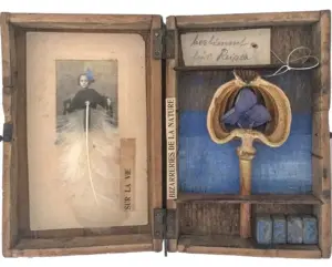 Antje Weber, Bizzaries de la nature, Mixed media in old box, 21x15x3 cm, €.120,-
