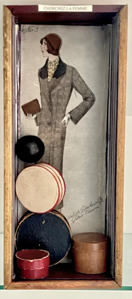 Antje Weber, Cherchez la femme, 150 euro, Mixed media in vintage drawer, 30x13x7 cm