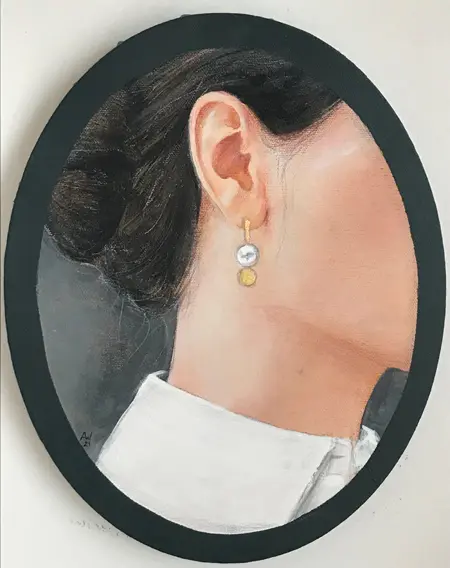 Antje Weber, Girl with earring, Acrlic on canvas with gold leaf, 30x24 cm, €.150,-
