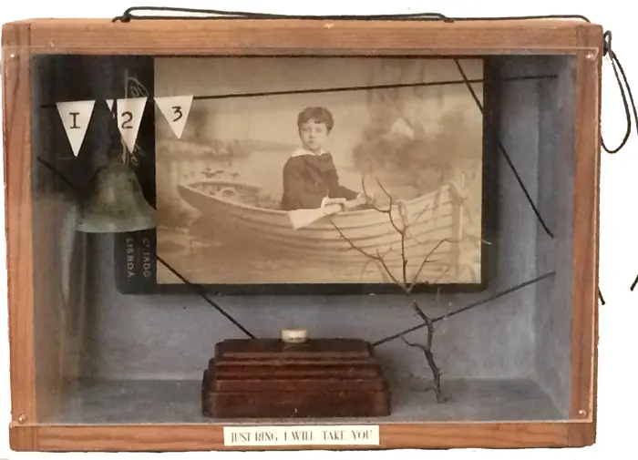 Antje Weber, Just ring I will take you, Mixed media/collage in old wooden box, 24x17x9 cm, €.170,-
