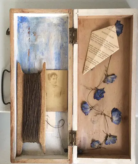 Antje Weber, Kite with pessoa poem, Mixed media/collage in box, €.100,-