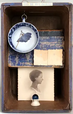Antje Weber, Shadow box, Find the blue flower, Mixed media/collage in an old wooden tray, 18x15x24 cm, €.130,-