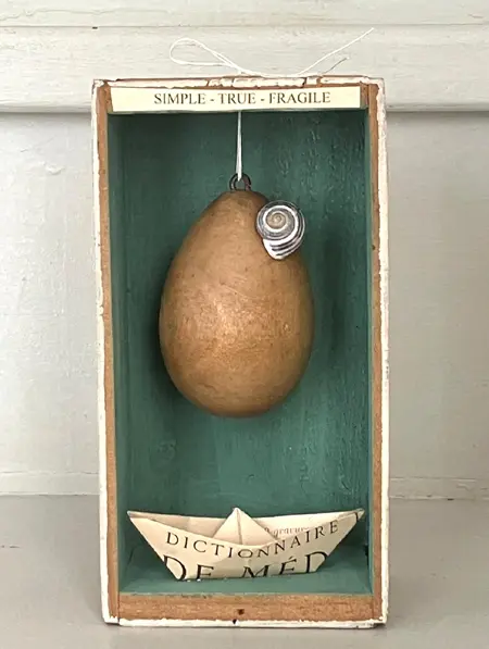 Antje Weber, Simple, true, fragile, 60 euro, Mixed media in box, 8,5x16x6,5 cm