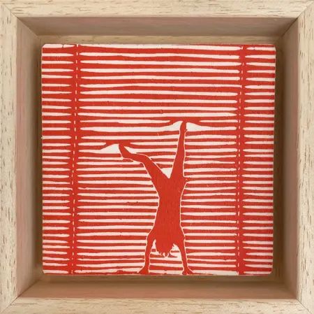 Edith Brouwer, Luxaflex handstand oranje/rood, 75 euro, Linocut on wood in wooden frame, 10x10x3 cm