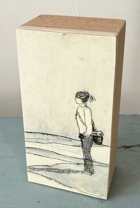 Edith Brouwer, Op pad grijs, 65 euro, Etching on wooden block, unframed, 5x10x3,5 cm