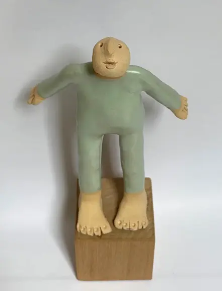 Kiki Demelinne, Aqua man, 100 euro, Ceramic and found wood, 21x10x12 cm