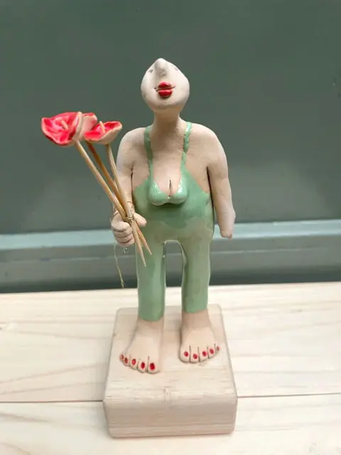 Kiki Demelinne, Bloemenmeisje groen, 95 euro, Ceramic, 22 cm