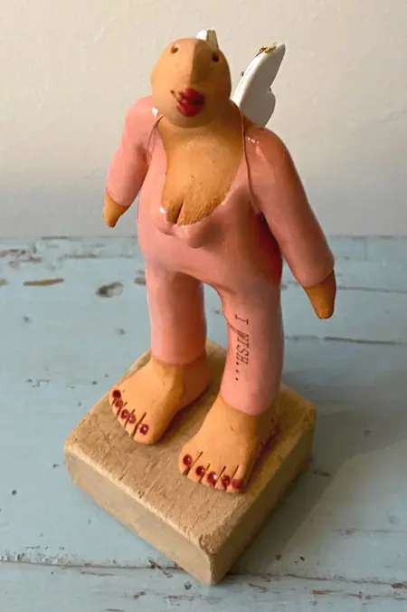 Kiki Demelinne, Engel roze I wish op houten sokkel, Ceramic, 18 cm, €.90,-