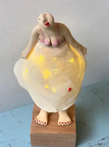 Kiki Demelinne, Feestjurk 3, 195 euro, Ceramic and mixed media, 27 cm