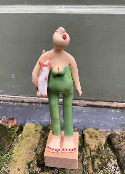 Kiki Demelinne, Groen vrouwtje met lappenpoes, 100 euro, Ceramic, 22 cm