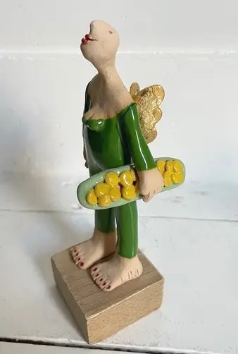 Kiki Demelinne, Groene engel met schaal, 90 euro, Ceramic, 17 cm