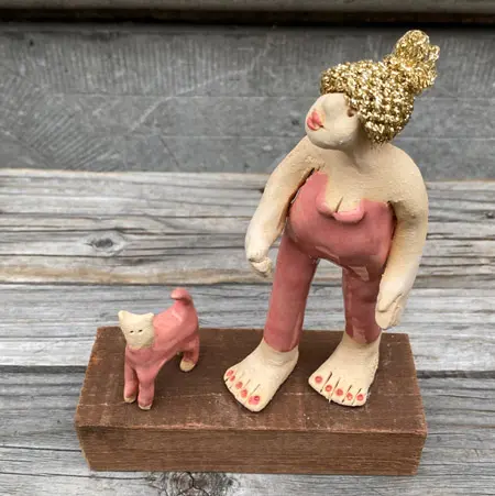 Kiki Demelinne, Ik en Poes, Ceramic, 18 cm hoog inclusief sokkel, €.75,-
