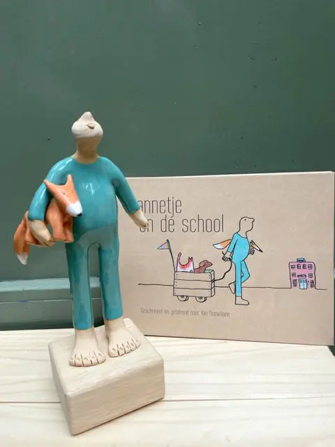 Kiki Demelinne, Man met Vos Special Edition met boek, 160 euro, Ceramic and book, 17,5 cm and with base 21,5 cm
