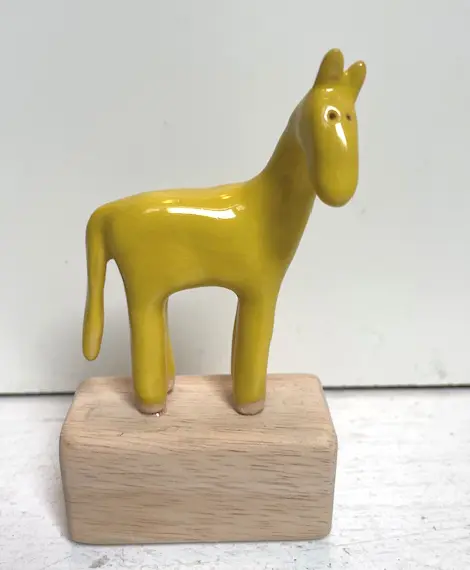 Kiki Demelinne, Paard geel, 50 euro, Ceramic, 13 cm