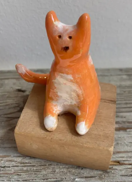 Kiki Demelinne, Poes, 45 euro, Ceramic, 8x5x6 cm