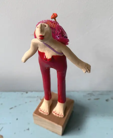 Kiki Demelinne, Rode Jutter V, 125 euro, Ceramic and plastic from the beach, 25 cm