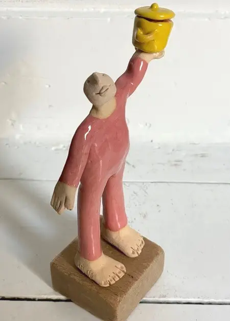 Kiki Demelinne, Roze man met pan, 90 euro, Ceramic, 17 cm