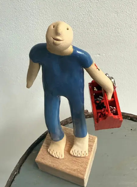 Kiki Demelinne, Timmerman, 140 euro, Ceramic with toy tool box, 25x10x9 cm