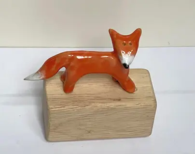 Kiki Demelinne, Vos 1, 45 euro, Ceramic and old wood, 10 cm