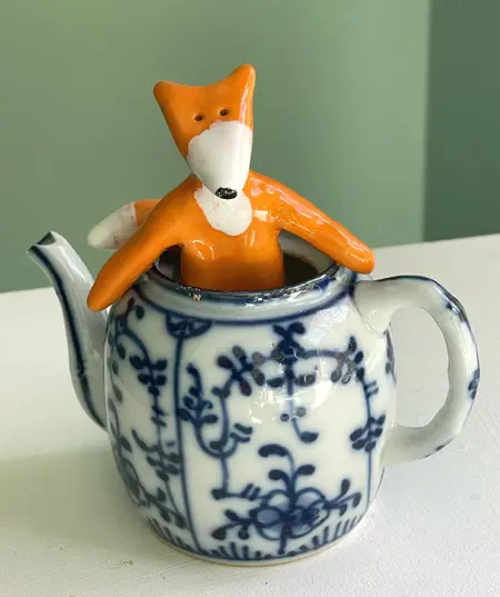Kiki Demelinne, Vos in pot, 135 euro, Ceramic and vintage pot, 13x12x9 cm