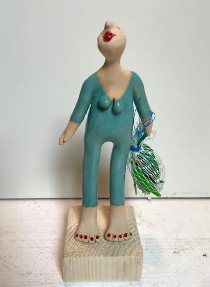 Kiki Demelinne, Vrouw jutter aqua, 100 euro, Ceramic, 22 cm