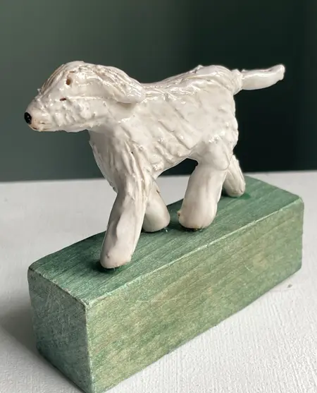 Kiki Demelinne, Wit harig hondje, 55 euro, Ceramic, 9x11 cm